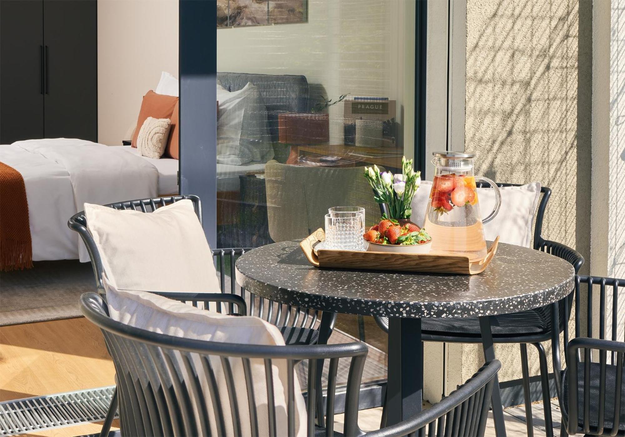Beta Home - Garage, Air Condition, Garden, At Metro Prag Exterior foto