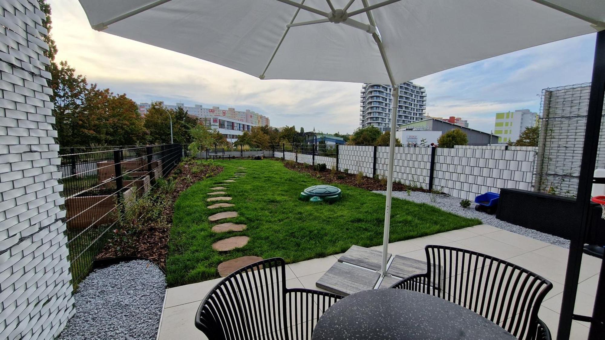 Beta Home - Garage, Air Condition, Garden, At Metro Prag Exterior foto